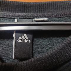adidas⭐️トレーナーの画像