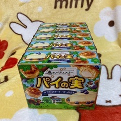 パイの実レアチーズケーキベリー仕立て