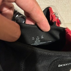 DKNY ジッパー付きスニーカーの画像