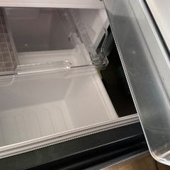 🟦冷蔵庫番号70 SHARP 2022年製【152ℓ】大阪府内全域配達無料 保管場所での引取は値引きしますの画像