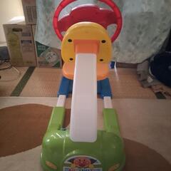 アンパンマンの車のおもちゃの画像