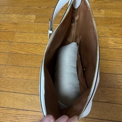 COACH ホワイトレザー ショルダーバッグ（新品未使用）の画像