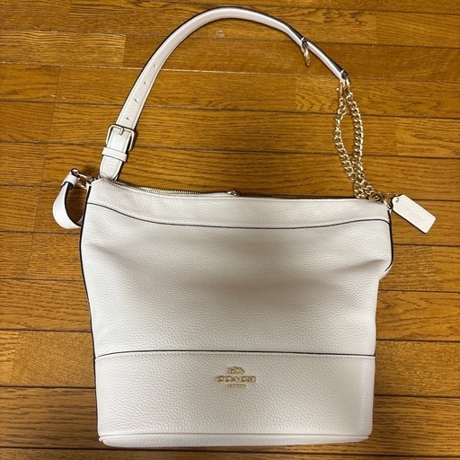 COACH ホワイト レザー ハンドバッグ Coach ホワイトレザーカーゴトートバッグ