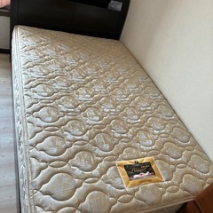 セミダブルベッド