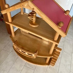貴重な木製ドールハウス
