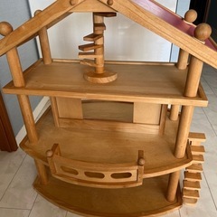 貴重な木製ドールハウス
の画像