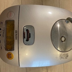 パナソニック炊飯器　NP-BE18