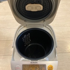 パナソニック炊飯器　NP-BE18の画像