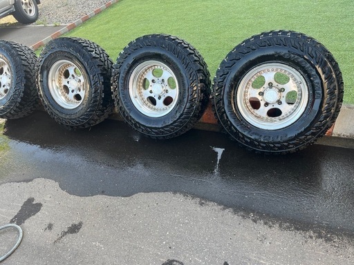 値下げしました！ランクルのタイヤ✨LT285/75R16