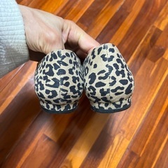 ランダ　豹柄パンプス、サイズ22cmの画像