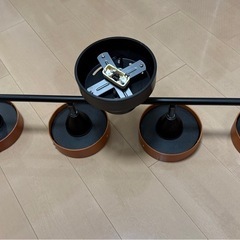 おしゃれな4灯シーリングライト（リモコン付き）木目調／LED対応／の画像