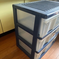 ３段プラケース引き出し一部破損。の画像