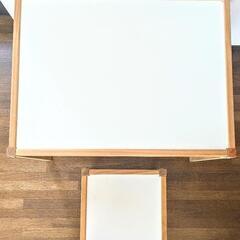 IKEA 子供用イス、机の画像