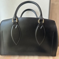 【値下げ】 FURLA　フルラ　ブランドブラック　カバン　鞄　バッグ　レザー　チャーム付きの画像
