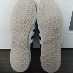 adidasスニーカー GAZELLE アディダススニーカーの画像