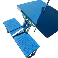 【ジ0629-17】アウトドアにピッタリ‼️ 折り畳みテーブルとイス一体型　大きな日傘付き　カワセ BUNDOK ピクニックテーブルセット BD-190 僅かに傷や汚れありの画像