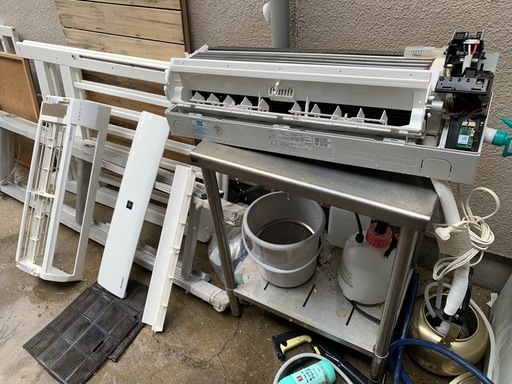 分解洗浄済みエアコン　福岡市内取付料金込み　2018年　シャープ　10-12畳