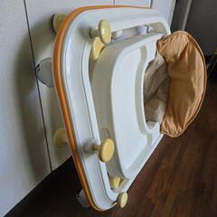 Combi: 歩行器 差し上げますの画像