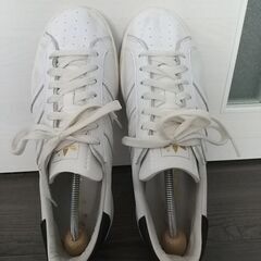 adidasスニーカー EARLHAM アディダススニーカーの画像
