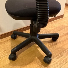 【取引中】オフィスチェア2脚　お譲りしますの画像