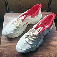 新品 24.5cm レディース スニーカー ホワイト 厚底 シュ...