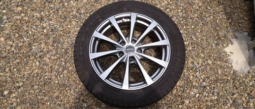 スタッドレスタイヤ4本セット　　215/55R17  2024年製
