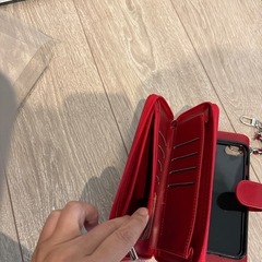【新品】iPhone 7用　ストラップ付手帳型ケース　レッド　多機能の画像
