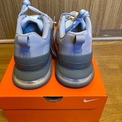 【週末大特価】NIKE エアマックス　トレーニング28.0cm グレーの画像