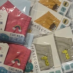 キッズ新品まとめセット★ネックリング　ネッククール　2個　28度で硬化します★刺繍ワンポイント入りマスク　6枚の画像