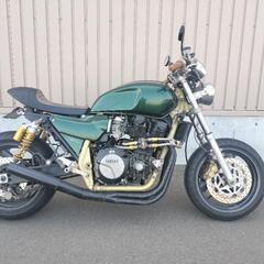 ヤマハ XJR1200（キャブ車）
カフェスタイル シングルシート