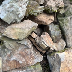 割グリ石、庭石、ガーデンロック、自家山掘削のため格安。の画像