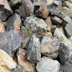 割グリ石、庭石、ガーデンロック、自家山掘削のため格安。の画像