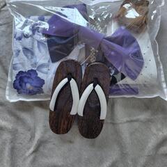 【未使用の下駄付き】女性用浴衣セット　パール風帯留め付きの画像