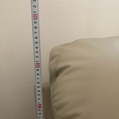 白い合皮？のソファ
の画像