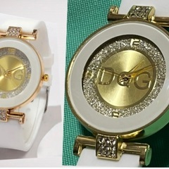 新品 レディース ファッションウォッチ  腕時計&ミニポーチの画像