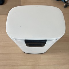 ゴミ箱　ダストボックスの画像
