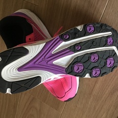 スニーカー　アシックス　23、5の画像