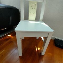 イケア　こどもイスの画像