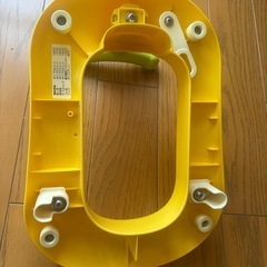 COMBI コンビ ベビーレーベル 補助便座 レーベルイエローの画像
