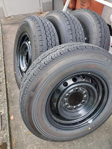 ハイエース新車外し4本セット (やっすん) 椥辻のタイヤ