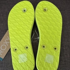 新品　ビーチサンダル　ロキシー　　の画像