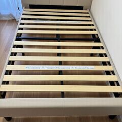 【中古／美品】✨ZINUSセミダブルベッドフレーム［マットレス同時購入で1万円OFF］の画像
