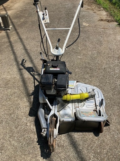 ウィングモア畔草刈り機