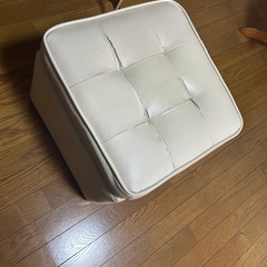 ドレッサー（かなり古いもの）椅子付きの画像