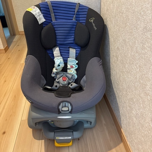 コンビ　チャイルドシート　ゼウスターン　エッグショック