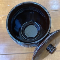 小さめ　梅干し？の容器の画像