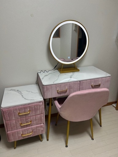 ピンク　スエード生地ドレッサー