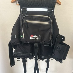 ライフジャケット　アブガルシア　廃版　ポーチ　フィッシングプライヤー　ドリンクホルダー　後付け品付属しますの画像