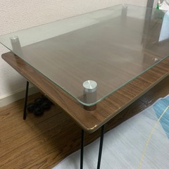 折りたたみ収納出来る机