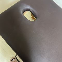 持ち運び可　折りたたみ施術ベッドの画像